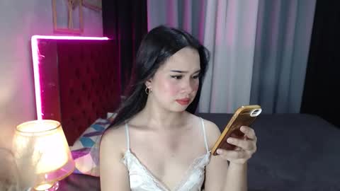 hoelymolly online show from 10.23.25