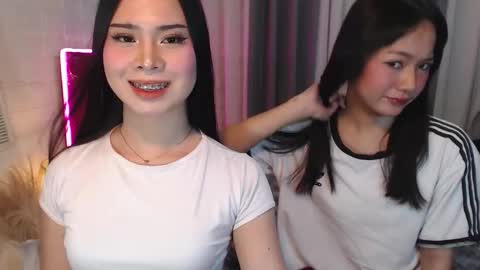 Snapshot of hoelymolly chatting on 03.21.26 hoelymolly online show from 03.21.26