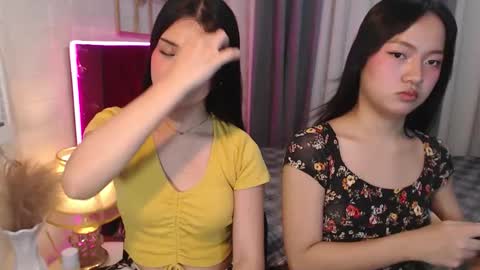 Snapshot of hoelymolly chatting on 03.28.26 hoelymolly online show from 03.28.26