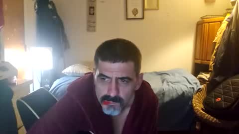 hoglegg99384194 online show from 12.17.25