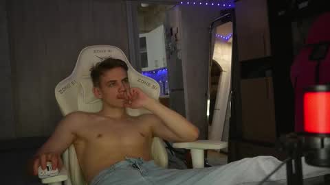 Extaz  Athrey  Howard online show from 10.14.25