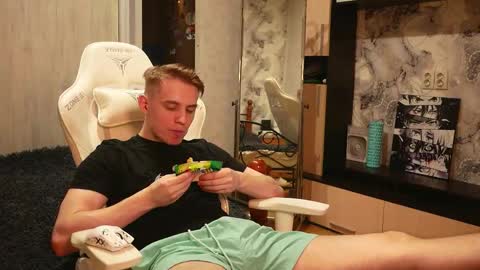 Extaz  Athrey  Howard online show from 10.22.25