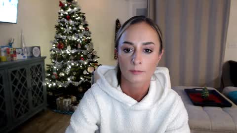 Holi Hurricane online show from 01.04.25