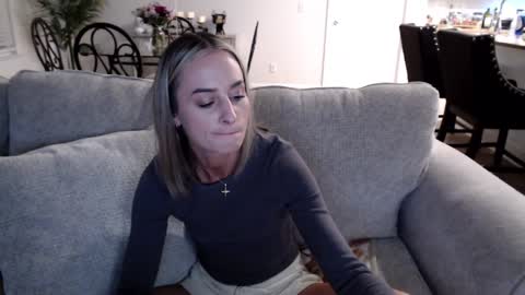 Holi Hurricane online show from 01.24.25