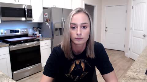 Holi Hurricane online show from 02.14.25