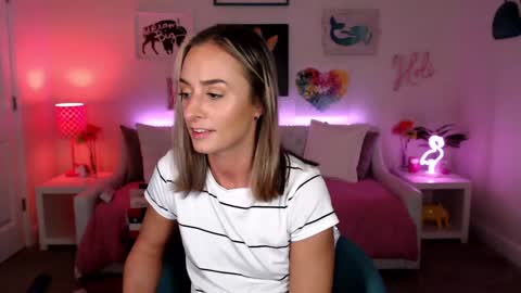 Holi Hurricane online show from 03.02.25