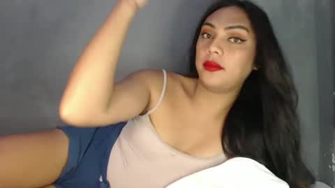 Snapshot of holliescarlet chatting on 03.12.25 holliescarlet online show from 03.12.25