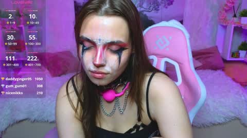 Snapshot of hollisbelch chatting on 12.09.24 Lux online show from 12.09.24