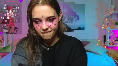 Snapshot of hollisbelch chatting on 02.12.25 Lux online show from 02.12.25