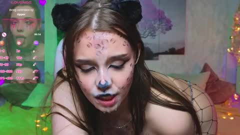 Snapshot of hollisbelch chatting on 03.07.25 Lux online show from 03.07.25