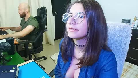 Holly and Honey online show from 02.04.25