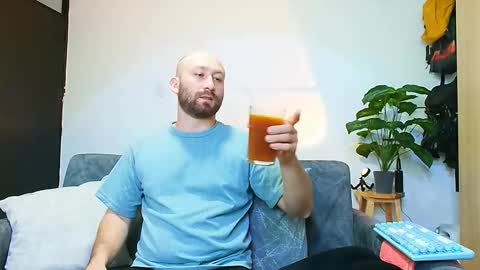 Holly and Honey online show from 09.29.25