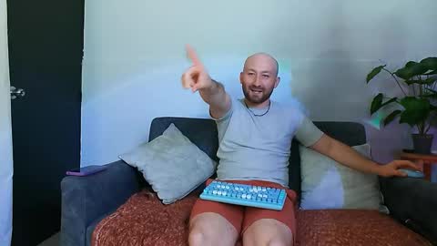 Holly and Honey online show from 11.12.25