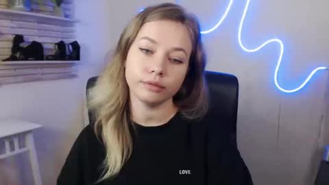 Holly online show from 01.30.25