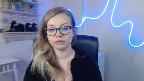 Holly online show from 02.13.25