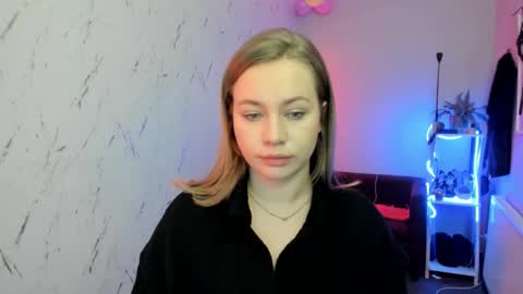 Holly online show from 02.04.26