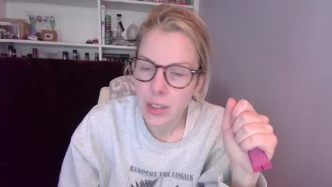 holly_bourbon online show from 03.15.26