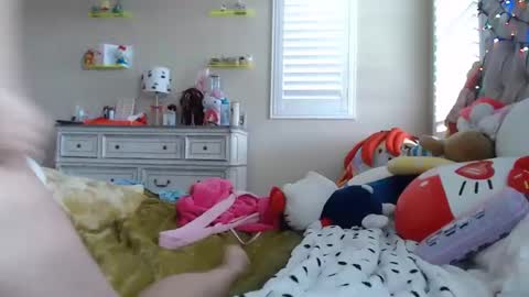 Holly Kitty online show from 02.11.25