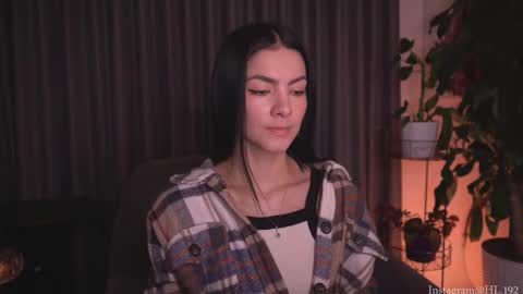 Snapshot of hollylinder_ chatting on 10.12.25 Holly Linder online show from 10.12.25