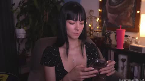 Snapshot of hollylinder_ chatting on 12.03.25 Holly Linder online show from 12.03.25