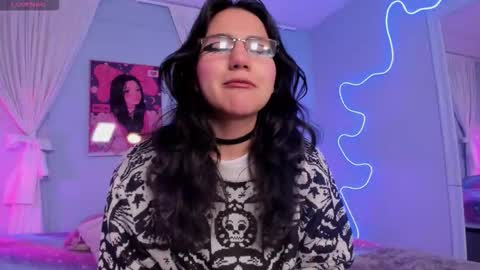 hollypeach_ online show from 01.10.26