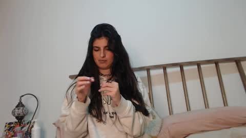 Snapshot of hollyshit_ chatting on 01.28.25 hollyshit_ online show from 01.28.25