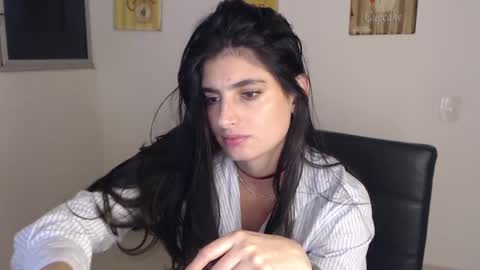 Snapshot of hollyshit_ chatting on 02.18.25 hollyshit_ online show from 02.18.25