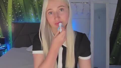 HollyTaillor online show from 03.06.26