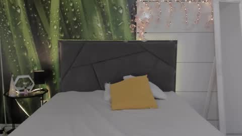 HollyTaillor online show from 04.03.26