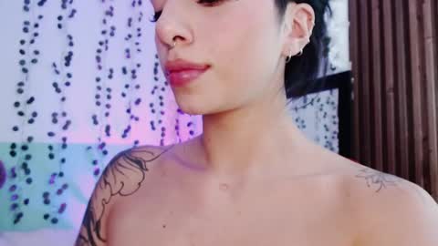 holly online show from 12.12.24