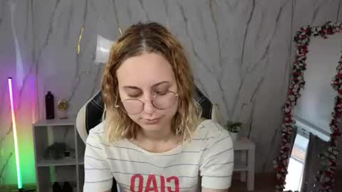 Snapshot of hollyy_pollyyyy chatting on 07.31.26 Polly online show from 07.31.26