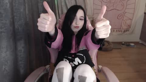 Snapshot of holy420loly chatting on 02.06.25 Ho Lee Sheet online show from 02.06.25