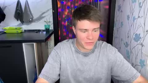 holy_eggs_00 online show from 09.10.25