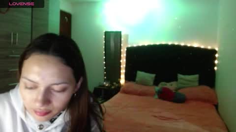 Juli online show from 10.17.25