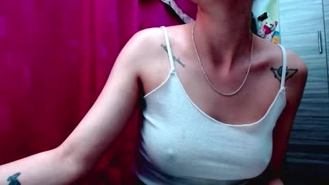 Snapshot of holy_juli2 chatting on 02.05.26 Juli online show from 02.05.26