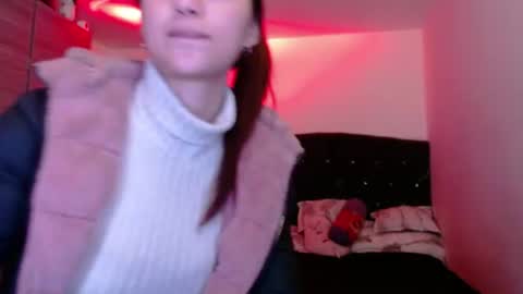 holy_julii online show from 06.13.26