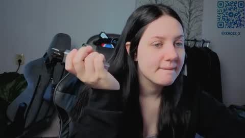 Snapshot of holy_kveta chatting on 04.22.26 Kviki online show from 04.22.26