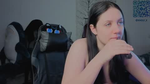 Snapshot of holy_kveta chatting on 05.07.26 Kviki online show from 05.07.26