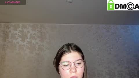 Welcome guys  Pleasure to see you all here  My name is MichaelaTip menu is active Private is open  online show from 12.11.24