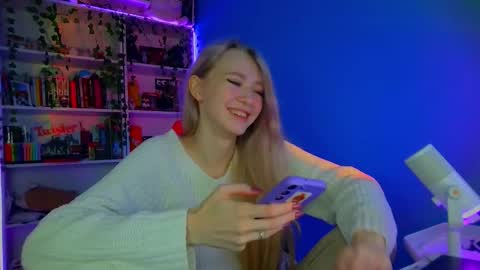 Snapshot of holy_rumi chatting on 09.12.25 Rumi online show from 09.12.25