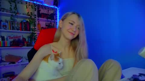 Snapshot of holy_rumi chatting on 09.19.25 Rumi online show from 09.19.25