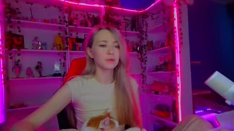 Snapshot of holy_rumi chatting on 09.26.25 Rumi online show from 09.26.25