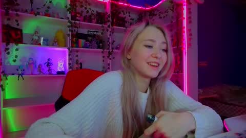 Snapshot of holy_rumi chatting on 10.08.25 Rumi online show from 10.08.25