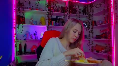 Snapshot of holy_rumi chatting on 10.17.25 Rumi online show from 10.17.25