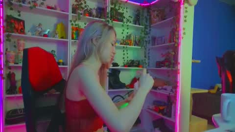 Snapshot of holy_rumi chatting on 11.18.25 Rumi online show from 11.18.25