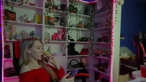 Snapshot of holy_rumi chatting on 11.30.25 Rumi online show from 11.30.25