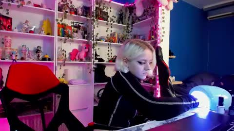 Snapshot of holy_rumi chatting on 12.05.25 Rumi online show from 12.05.25