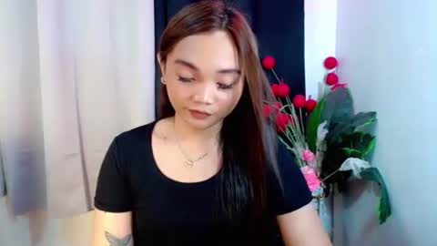 Snapshot of holy_shine chatting on 01.17.26 Bella online show from 01.17.26