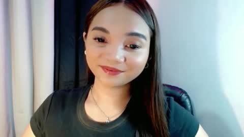 Snapshot of holy_shine chatting on 02.08.26 Bella online show from 02.08.26