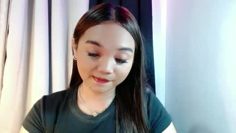 Snapshot of holy_shine chatting on 02.12.26 Bella online show from 02.12.26